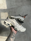 Nike Air Max Plus - Light Bone Olive