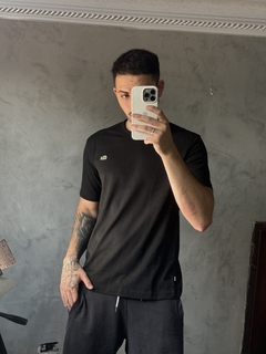 Camisa Lacoste Clássica - Gola reforçada (Preta)