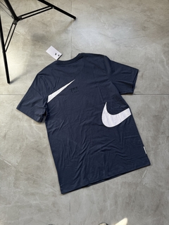 Camisa Nike TM - Swoosh na internet