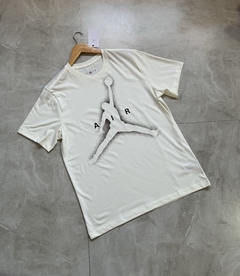 Camisa Jordan - Essentials (Off White)