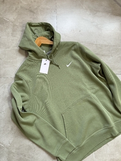 Moletom Nike Mini Swoosh - Verde - comprar online