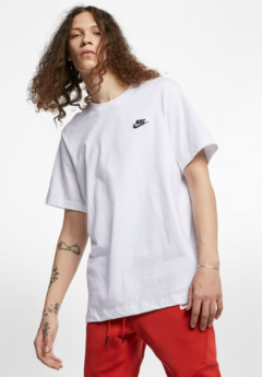 Camisa Nike SportWear Club - Branca