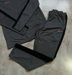 Conjunto Nike Dri - Fit - Chumbo na internet