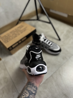 Air Max TW - Black & White na internet