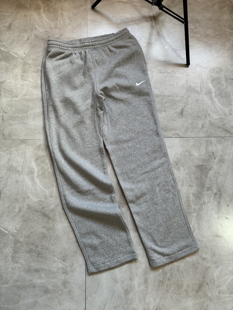 Calça Nike SportWear Moletom - Corte Reto (Cinza)
