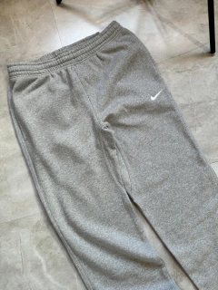 Calça Nike SportWear Moletom - Corte Reto (Cinza) - comprar online