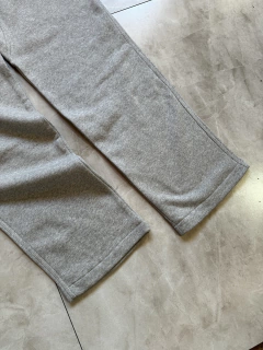 Calça Nike SportWear Moletom - Corte Reto (Cinza) na internet