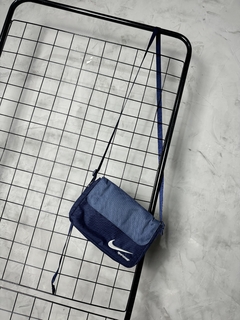 Bag Nike Transversal Swoosh - Azul - comprar online