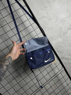 Bag Nike Transversal Swoosh - Azul