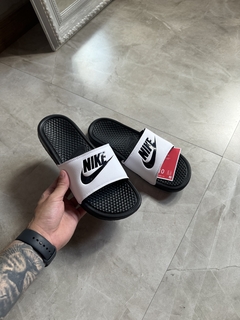 Slide Nike Bernaci - Branco e Preto