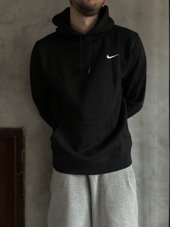 Moletom Nike Mini Swoosh - Preto - kennaistore