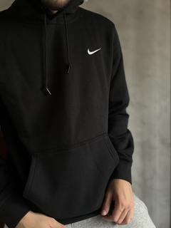Moletom Nike Mini Swoosh - Preto na internet