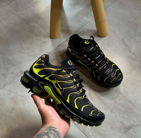 Air Max Plus - Black & Green