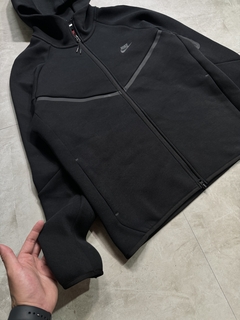 Jaqueta Nike Teech Fleece - Preta na internet
