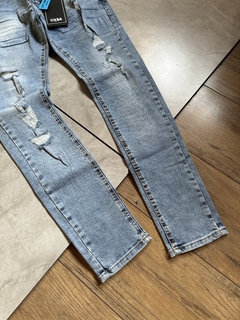 Calça Jeans Modelo Jogador - Azul Clara (2419235) na internet