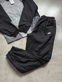 Agasalho Nike Woven 2025 - Preto / Cinza - kennaistore