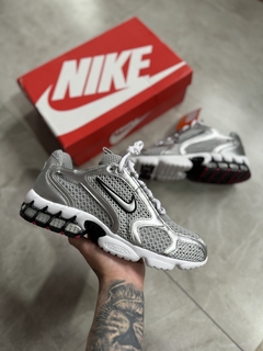 TÊNIS NIKE AIR ZOOM SPIRIDON CAGE 2 PRATA