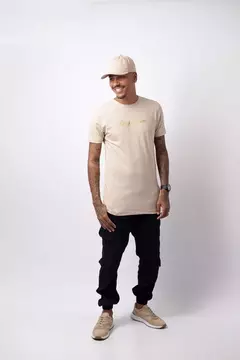 Blusa Slim Bege Estampa Dourada na internet