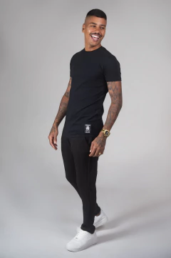 CALÇA TRICO PRETA na internet