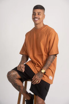 Blusa Oversized BASICA CARAMELO - king slum