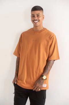 Blusa Oversized BASICA CARAMELO - comprar online