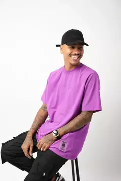 Blusa Oversized BORDADA lilás na internet