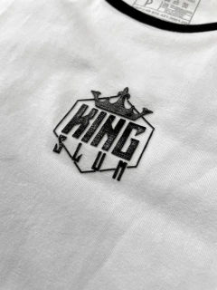 Regata Viés Branca com Preto na internet