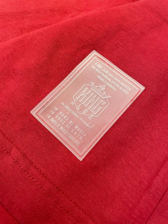 Blusa Oversized BORDADA vermelha com branco - king slum