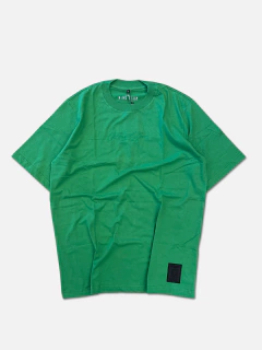 Blusa Oversized BORDADA verde - comprar online