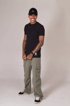 CALÇA CARGO IMPERMEÁVEL BEGE na internet