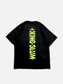 OVERSIZED NEON na internet