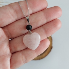 Colar Difusor Pessoal Coração de Pedra - Quartzo Rosa na internet