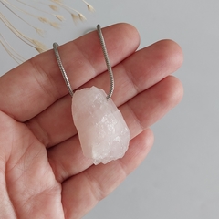 Colar de Pedra Quartzo Rosa Bruta na internet