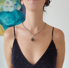 Pingente Esfera de Olho de Tigre Natural - comprar online
