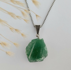 Colar Difusor Pessoal de Pedra Natural Bruta - Quartzo Verde