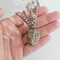 Colar de Pedra Pirita Natural - Prosperidade e Conhecimento - comprar online