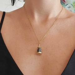 Colar Amuleto Ônix Proteção Dourado - comprar online