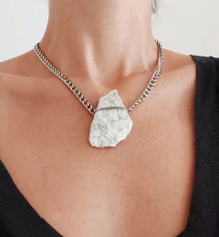 Colar Howlita Natural - Pedra Bruta na internet