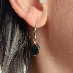 Brincos de Pedra Signo Escorpião - Turmalina Preta - comprar online