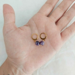 Brinco Dourado Lepidolita Esfera - Pedra Natural na internet