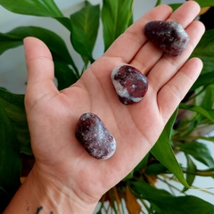Lepidolita Rolada P - Pedra Natural na internet