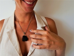Colar Difusor Pessoal de Pedra Natural Bruta - Obsidiana - comprar online