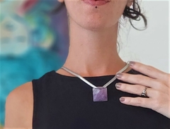 Colar Pirâmide de Pedra Ametista - Transmutação e Espiritualidade na internet