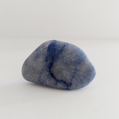 Quartzo Azul Rolado M - Harmonia, Equilíbrio e Paz Interior - comprar online