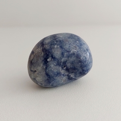 Quartzo Azul Rolado P - Harmonia, Equilíbrio e Paz Interior - comprar online