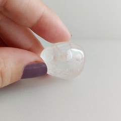 Quartzo Cristal Rolado P - Cura, Potencialização e Purificação - comprar online