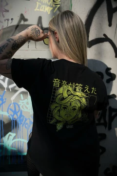 T-shirt Medusa (Musica é a resposta)