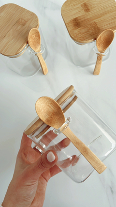 FRASCO L DE VIDRIO CON CUCHARA DE BAMBOO