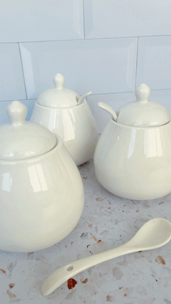 AZUCARERA DE PORCELANA CON CUCHARA en internet