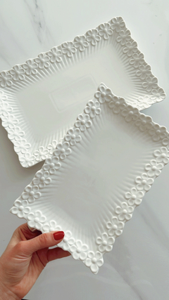 BANDEJA DE PORCELANA FLORES S 009